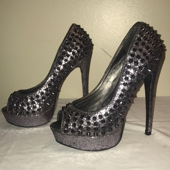Steve Madden Sz 6 “Awwsome” Platform Spiked Heels - Picture 4 of 6